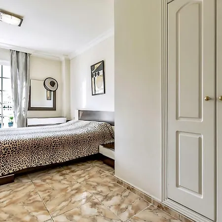 Edificio Nena 3 Bedrooms *
