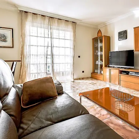 Edificio Nena 3 Bedrooms Lägenhet
